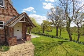 Bidborough House Small gardening lawn